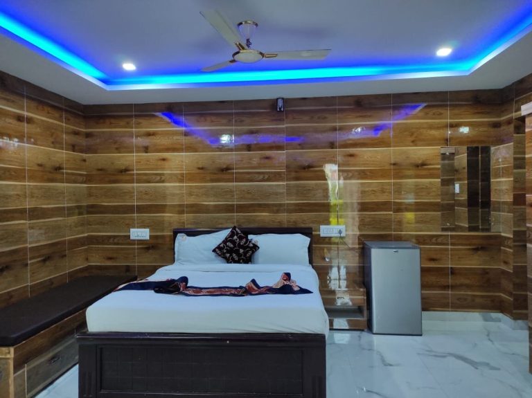Deluxe Cottage Room with wooden furniture